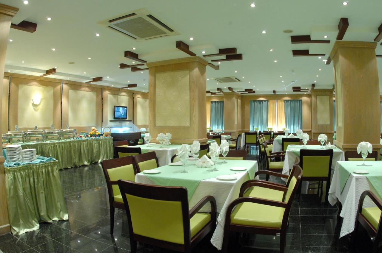 Al Muntazah Plaza Hotel Doha Kültér fotó
