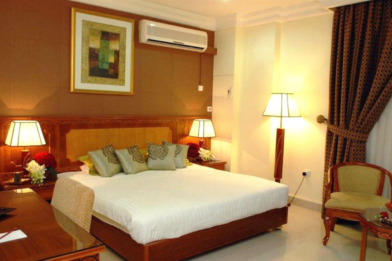 Al Muntazah Plaza Hotel Doha Kültér fotó