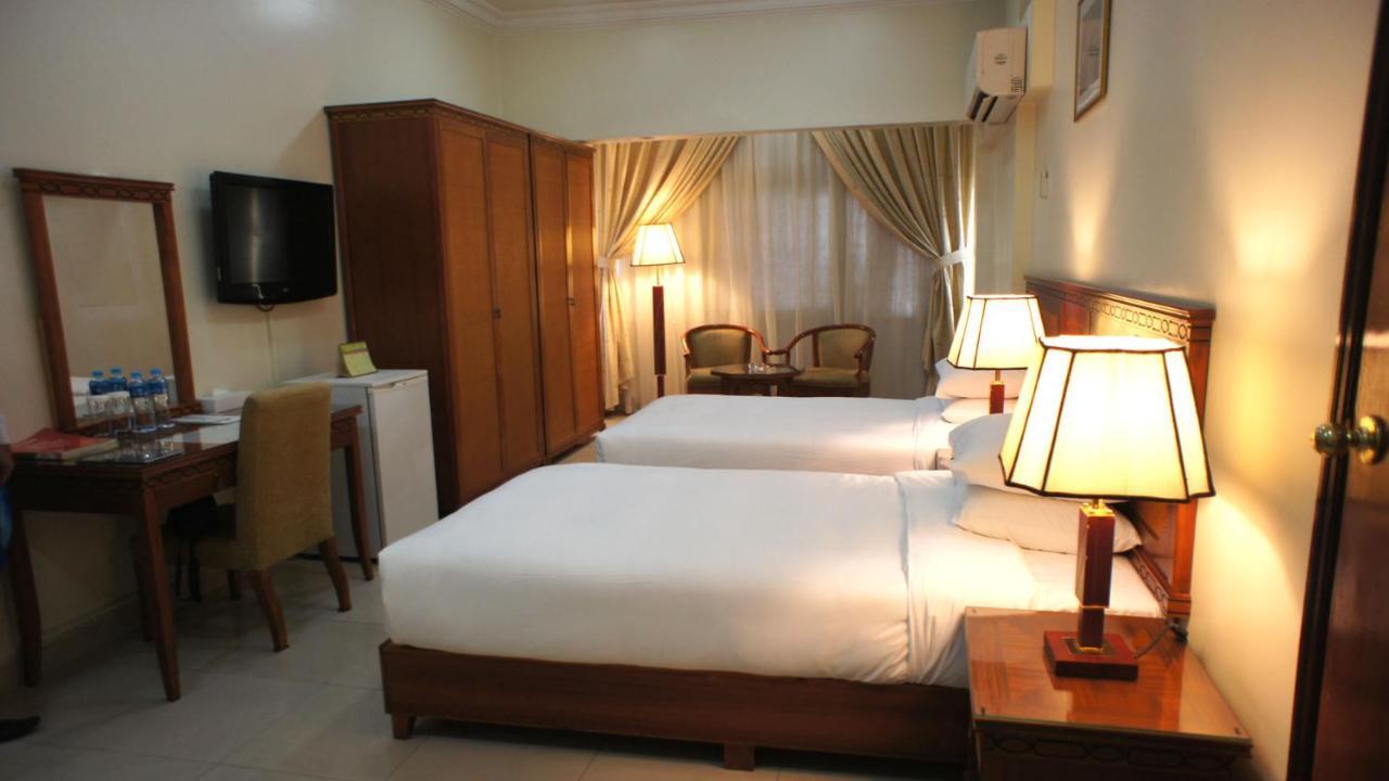 Al Muntazah Plaza Hotel Doha Kültér fotó